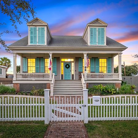 Vila Historic 1871 Coastal Breeze With Heated Pool - Restoring Galveston Exteriér fotografie