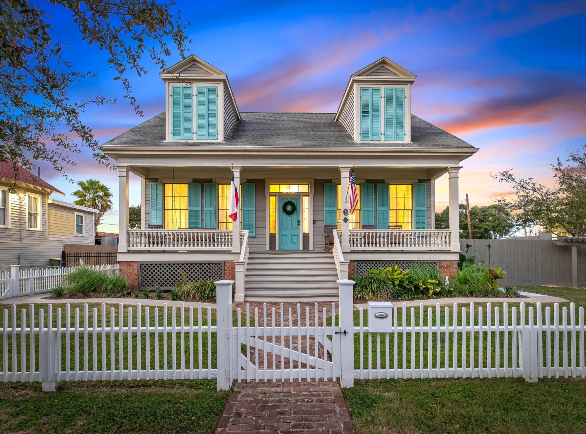 Vila Historic 1871 Coastal Breeze With Heated Pool - Restoring Galveston Exteriér fotografie