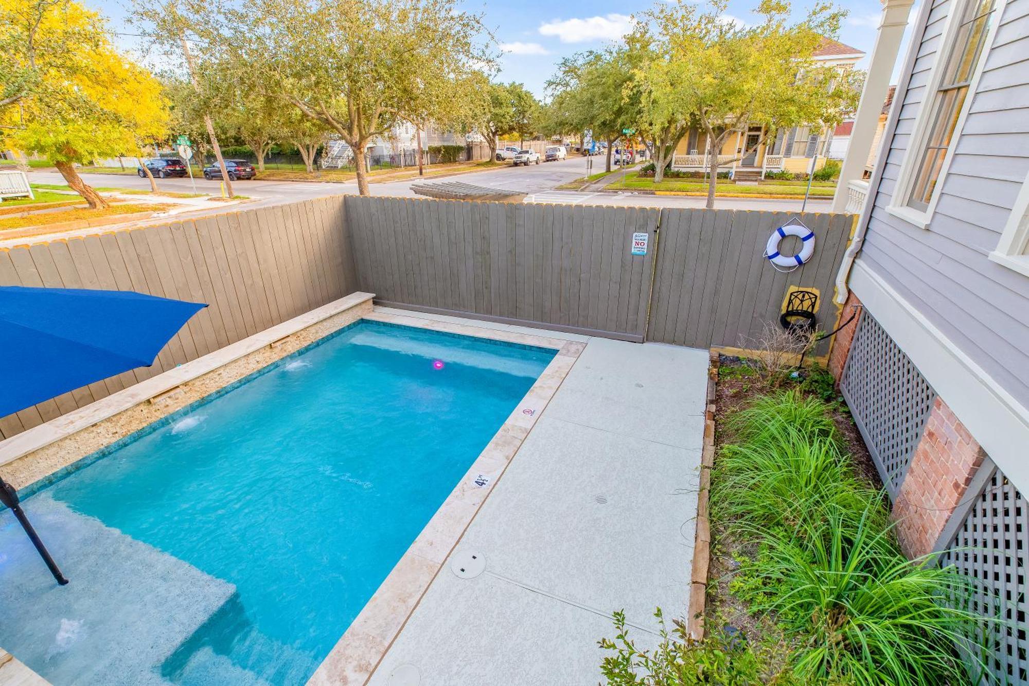 Vila Historic 1871 Coastal Breeze With Heated Pool - Restoring Galveston Exteriér fotografie